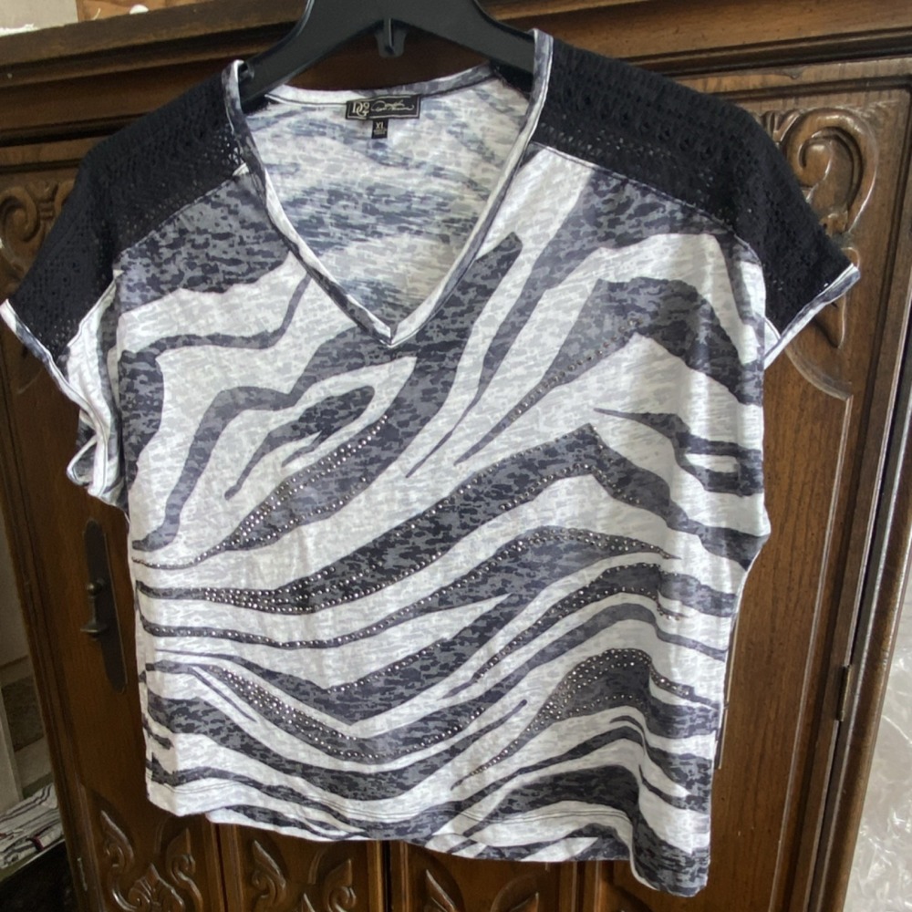 DG2 Zebra Rhinestone V-Neck Knit Top Black Gray White Summer XL Women Sparkly